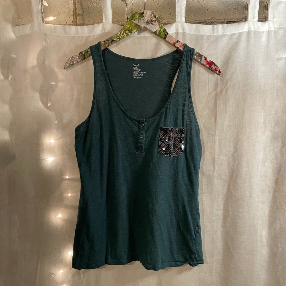 Holiday Tank Top w Sequin Pocket